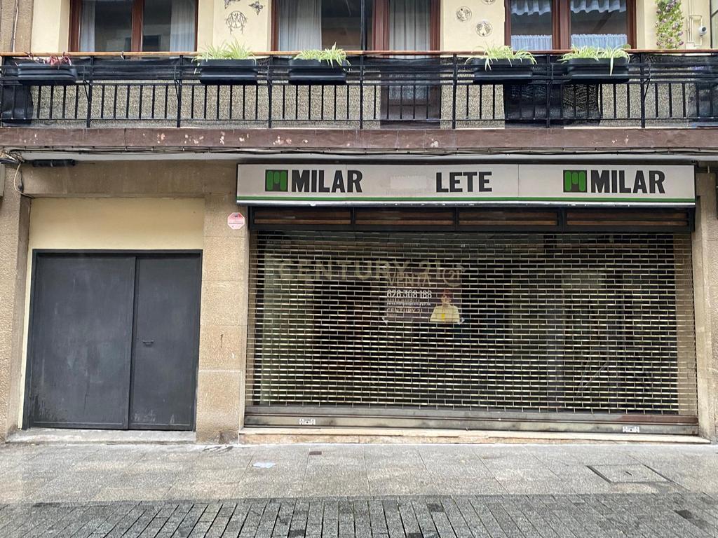 🏢✨ Loja comercial no centro de Oñati – 206 m² cheios de potencial - Image 2
