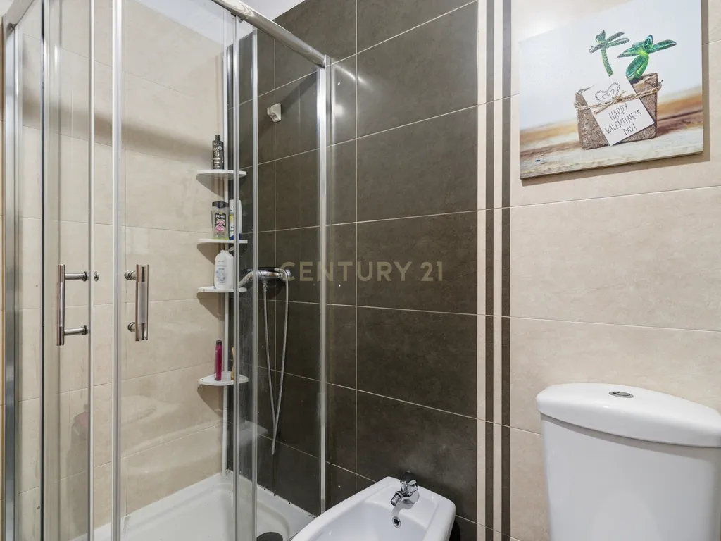 Apartamento T3 com terraço e churrasqueira – Merceana, Alenquer - Image 28