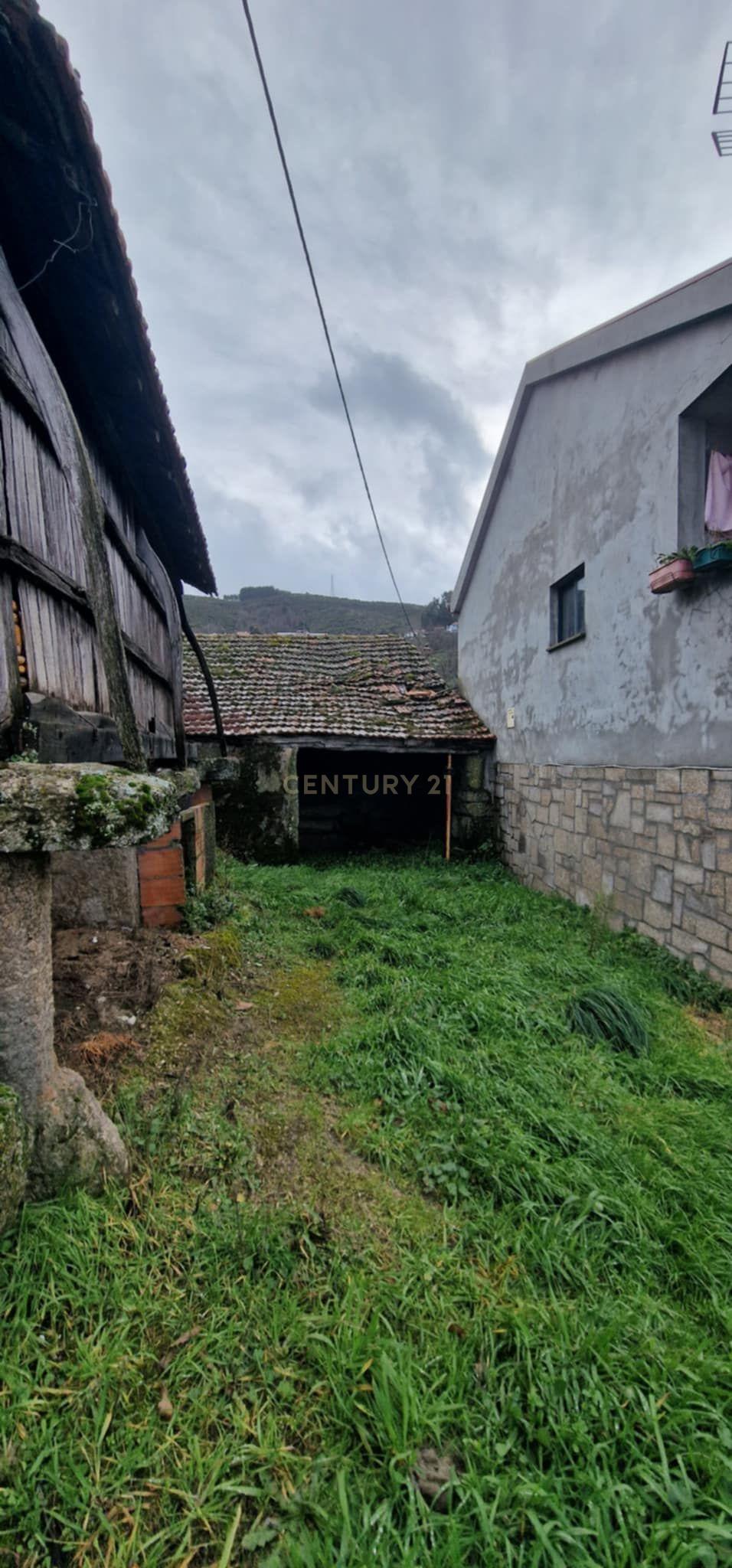 Casa/Arrecadação em Pedra com Espigueiro - Lazarim,Lamego - Image 2