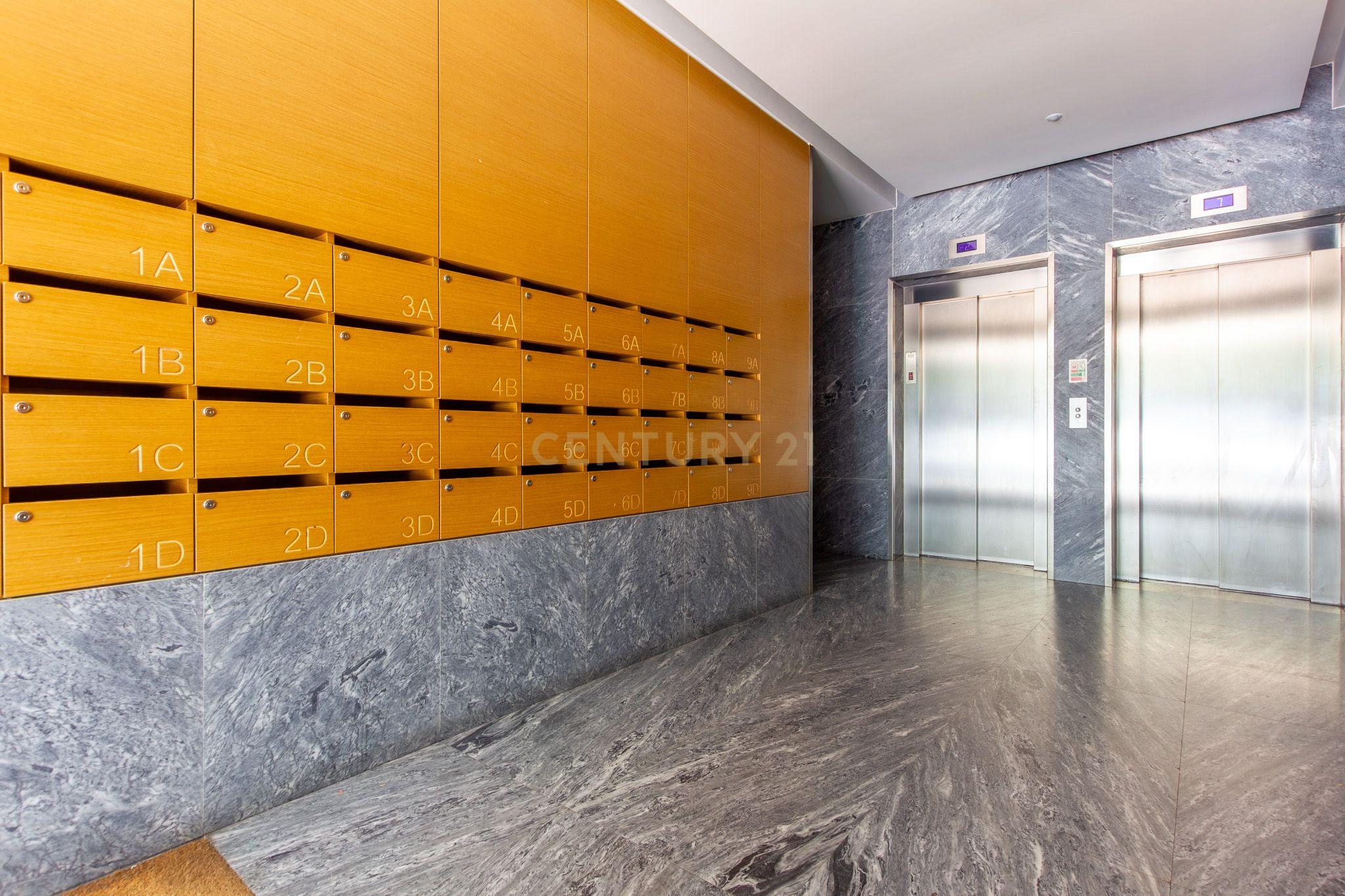 Fotografia 9 de Apartamento T2 moderno com lugar de garagem, Quinta do Património (Sacavém)