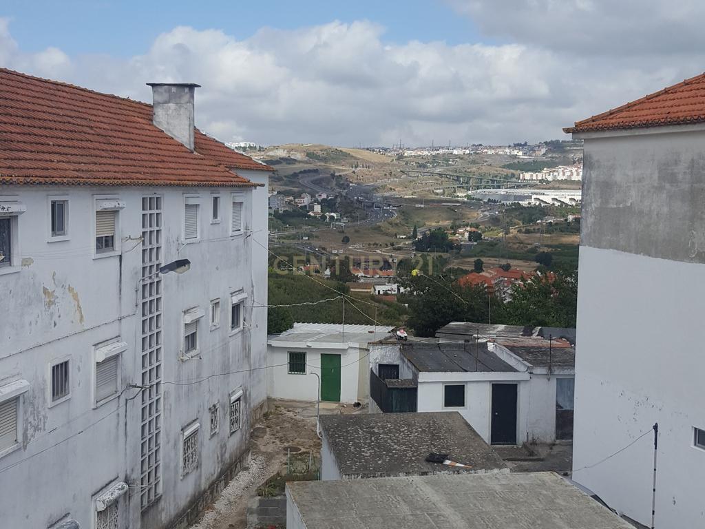 T2 | Bairro Mário Madeira | Pontinha - Image 18
