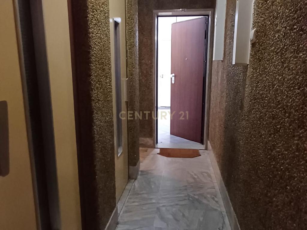 Apartamento T2 com Suite e Varanda – Queluz (Av. Miguel Bombarda), próximo de estação de comboio!!  - Image 7