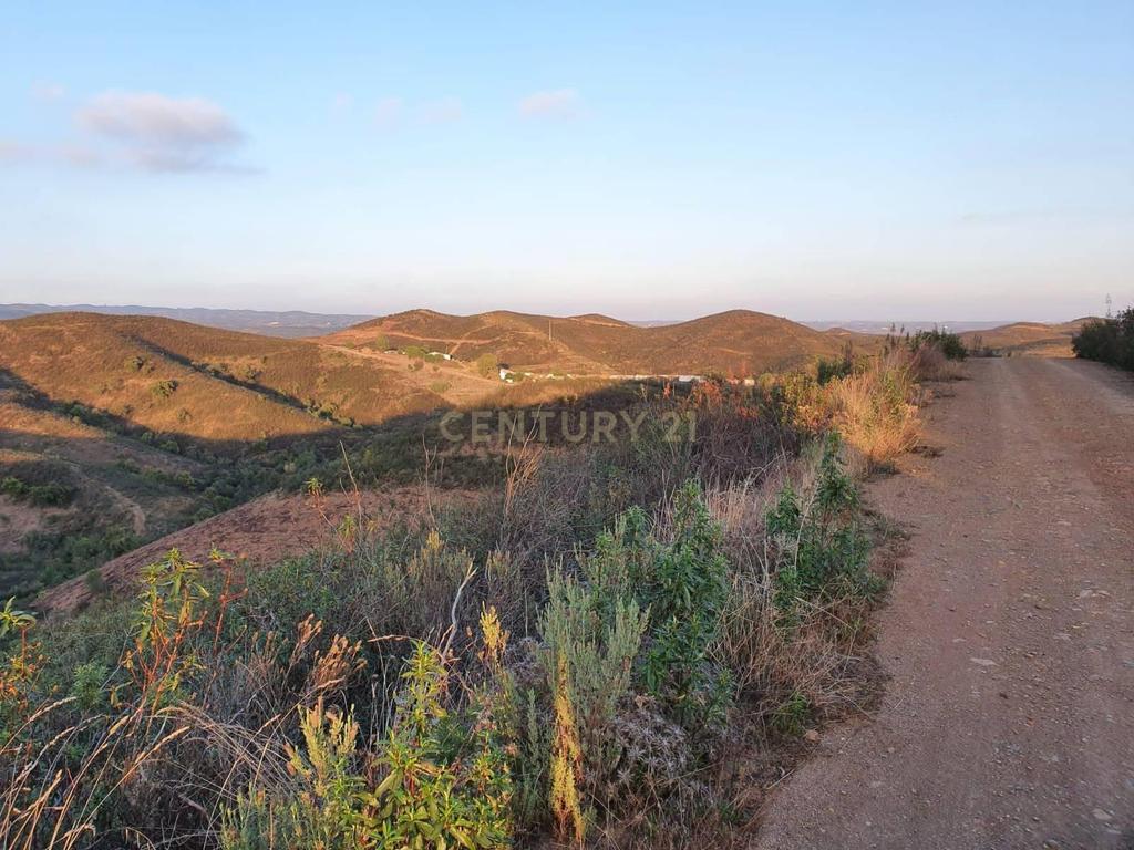 Terreno Urbano em Tavira - com possibilidade de investimento - Image 1