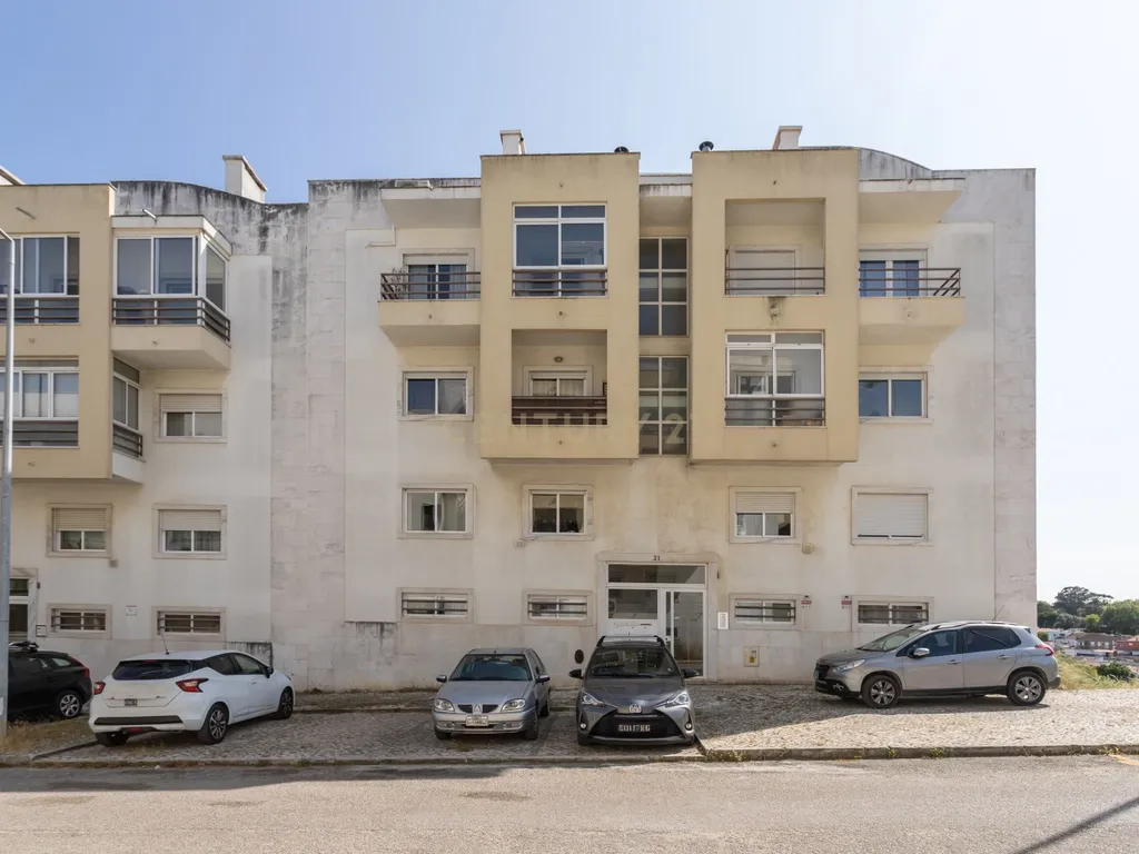 Apartamento T1+1 - Sobreda - Image 28