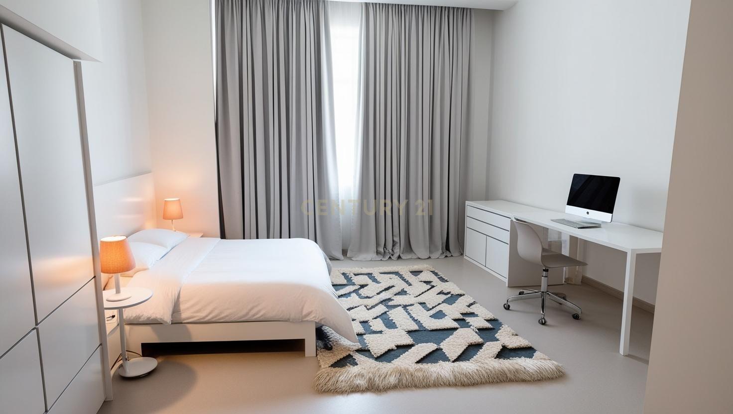 Apartamento T3 em Amora com Varanda e Terraço e Boa Exposição Solar - Image 1