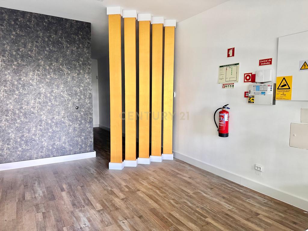 Loja para venda - Avenida Elias Garcia -  Lisboa - Image 18