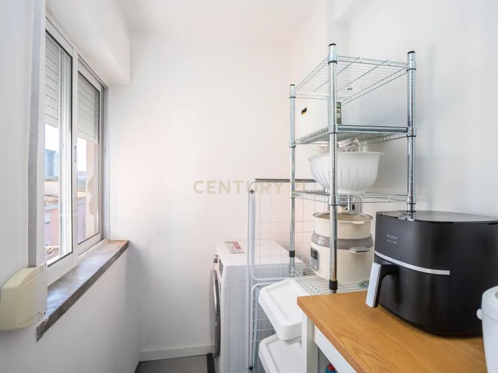 Apartamento T3 Remodelado em São Domingos de Benfica | 2 WC - Image 8