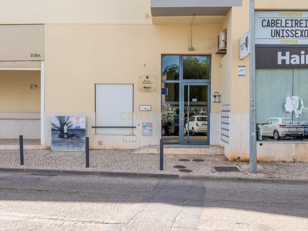 Excelente T3 em Lagoa | Localização Privilegiada perto de Tudo - Image 46