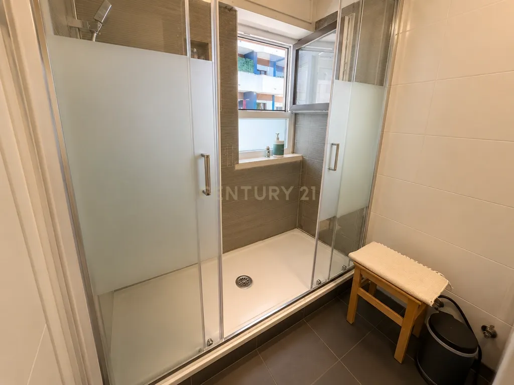 Apartamento T2 Renovado | Fontainhas | Cascais - Image 24