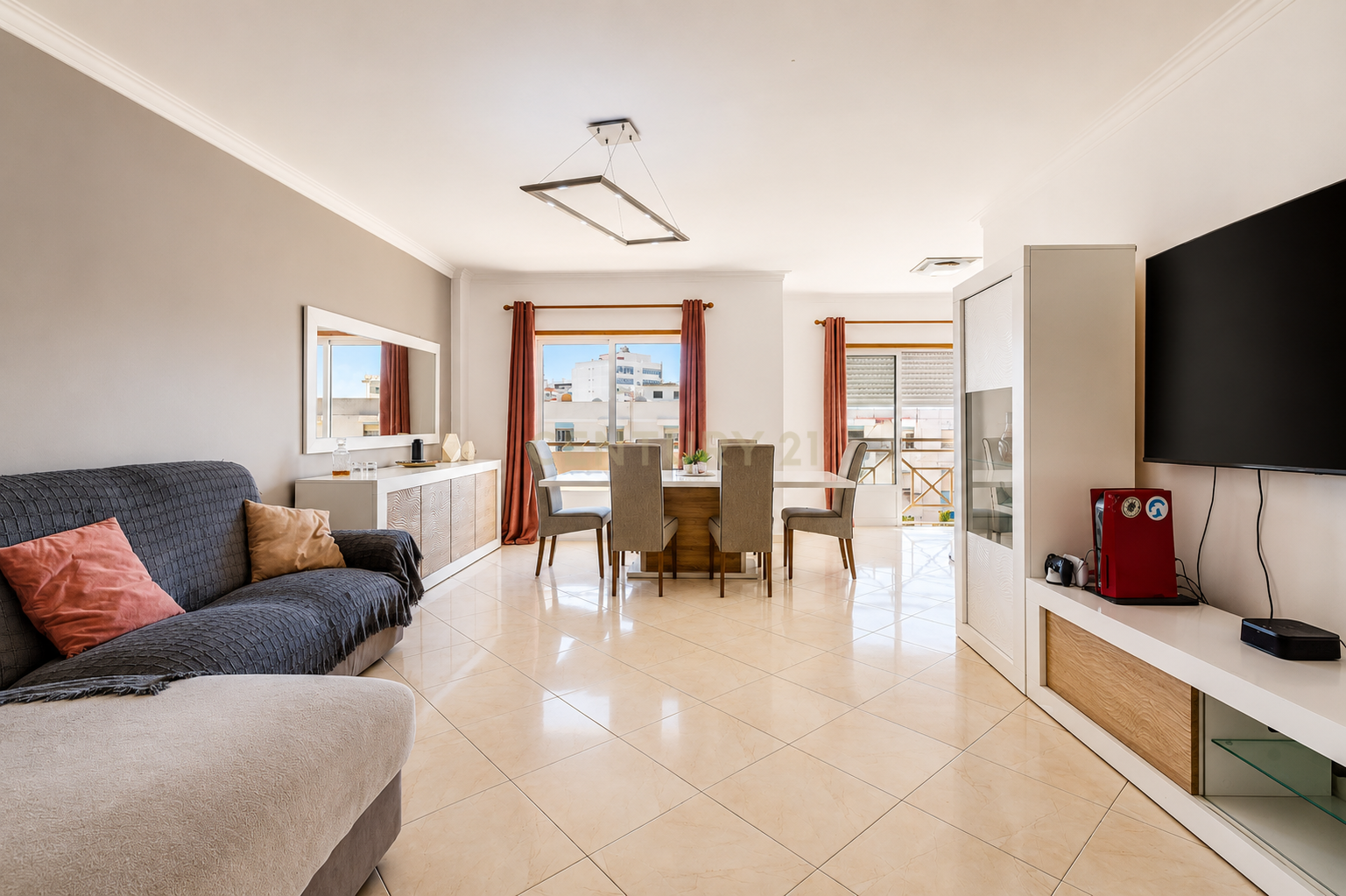Fotografia 6 de Apartamento T3 | Espaço, Conforto e Localização no Centro de Olhão