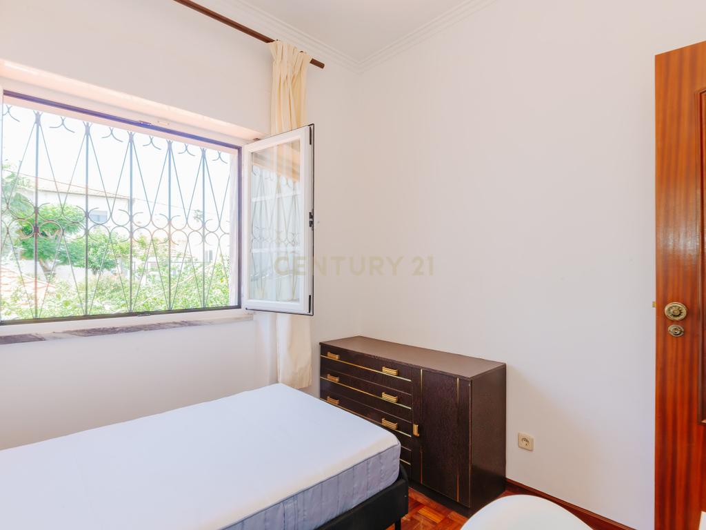 Arrendamento de Quarto para Estudante em Moradia em Lisboa - Image 2