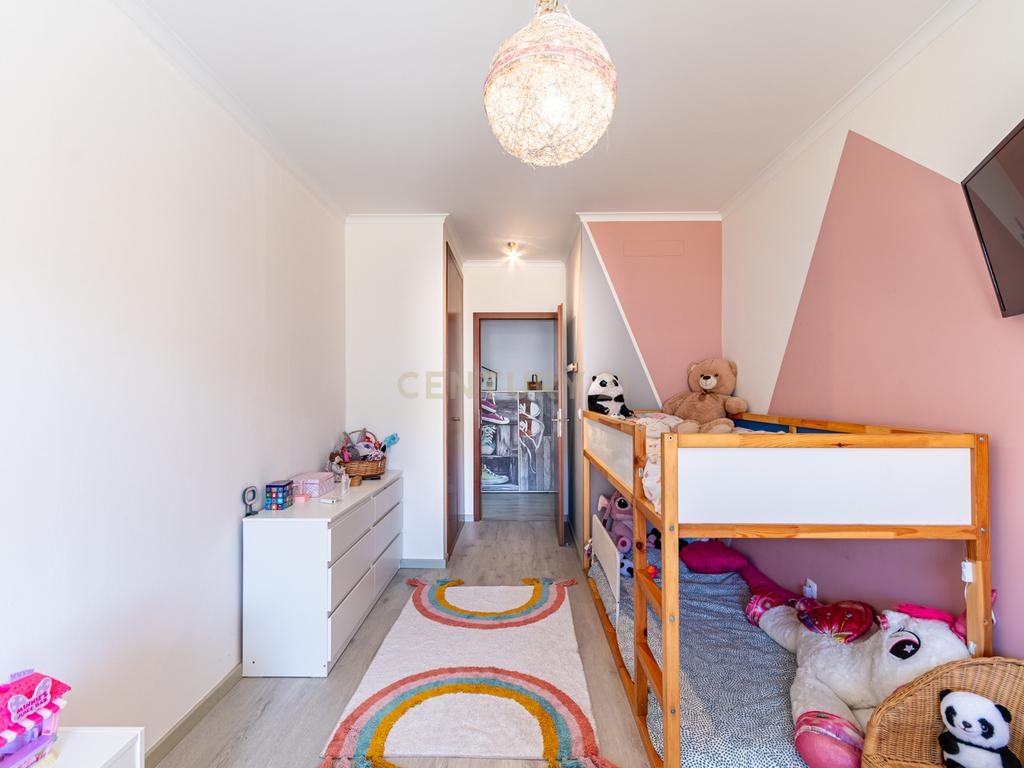 Apartamento T3 em Condomínio Fechado na Horta dos Vimes, Alenquer - Image 12
