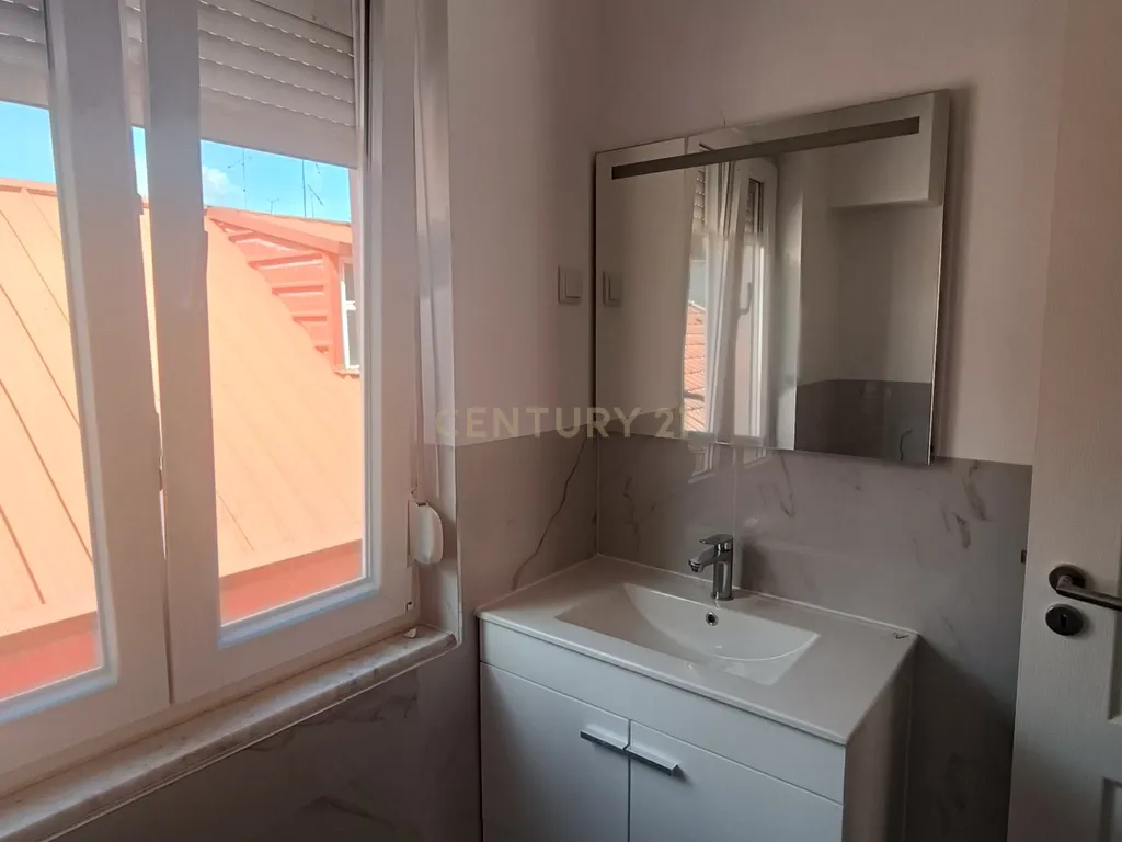 Prédio - Vila Irene - Sacavém - 12 Apartamentos - Image 14