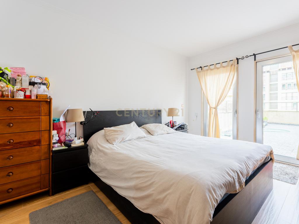 Apartamento T3 com 2 Terraços Gigantes e Vista Rio – A 10 min de Lisboa - Image 14