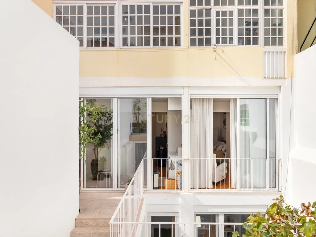 Extraordinário apartamento T3+1 com pátio exterior privado, junto ao Campo Pequeno, Lisboa. Em Venda! - Image 29