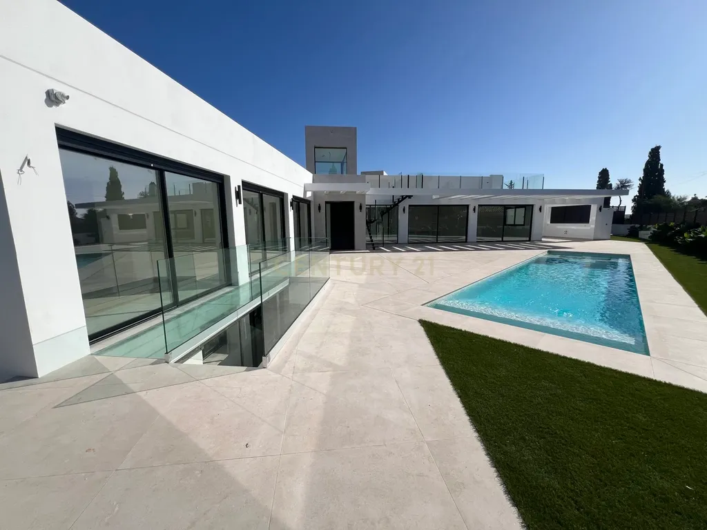 Moradia contemporânea de construção recente - Image 15