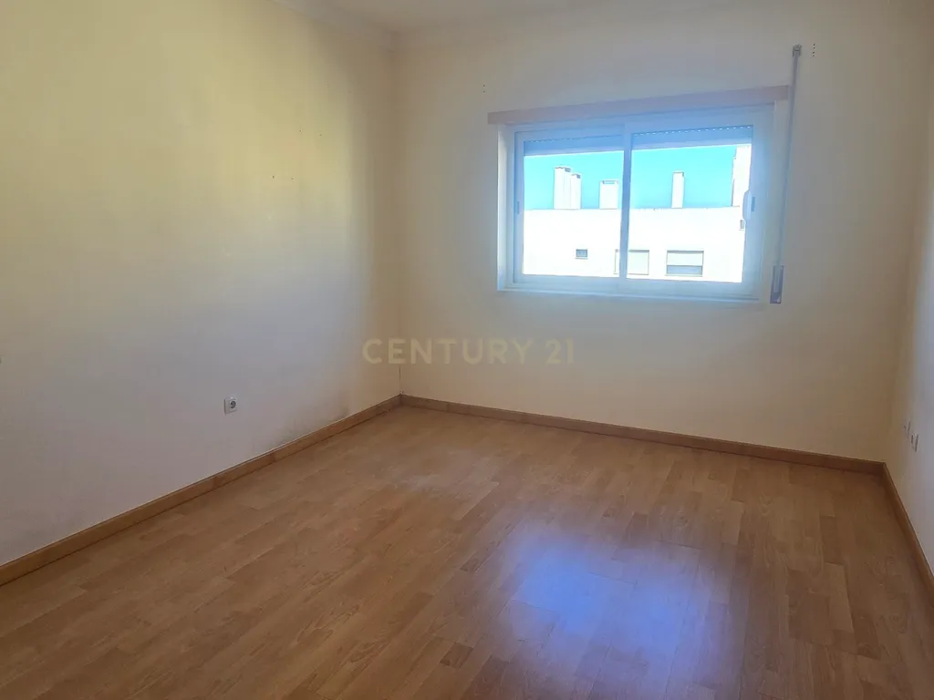 Apartamento T3 com suite e estacionamento | Fidalguinhos, Barreiro - Image 2