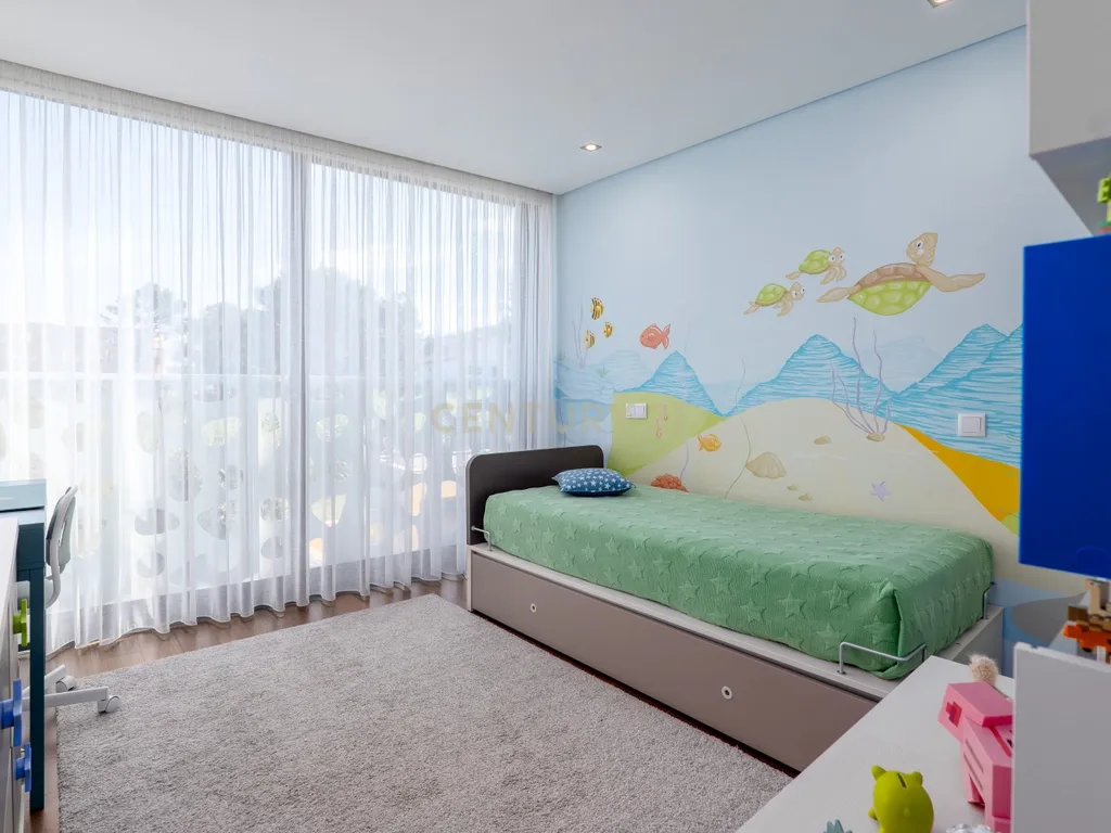 Andar de Moradia Duplex em Lavra – A 2 minutos a pé da praia! - Image 14