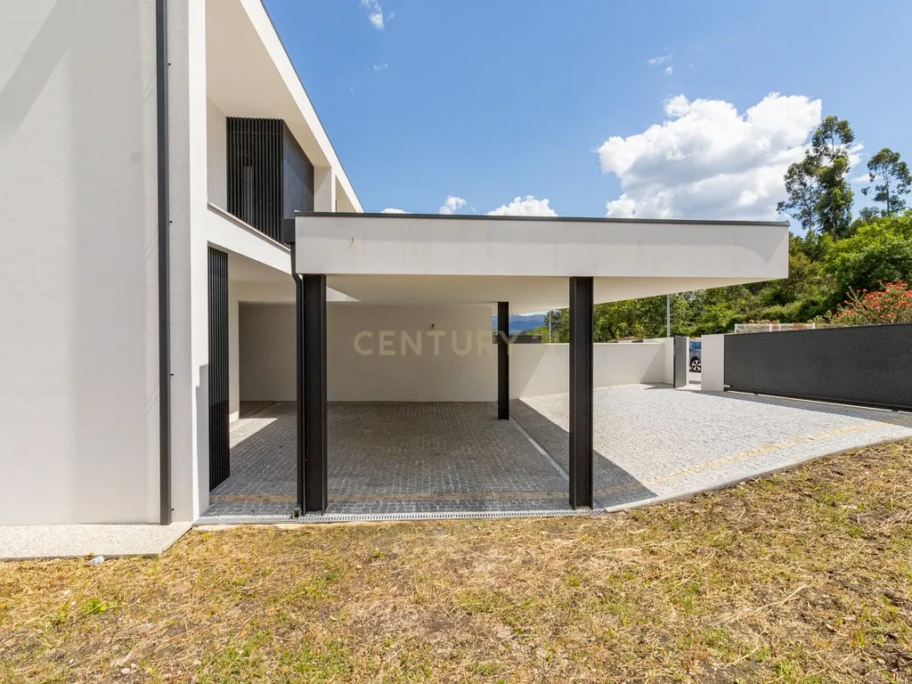 Moradia Gaveto T3 + Escritório | Luxo, Conforto e Vista Incrível – Póvoa de Lanhoso - Image 3