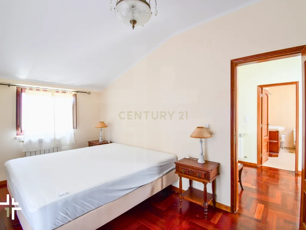 Moradia T2 com Jardim e Alpendres Exclusivos | São Pedro do Estoril - Image 27