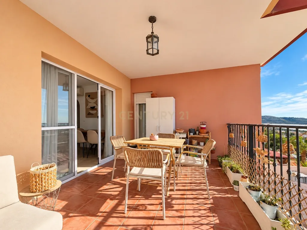 Apartamento totalmente renovado com terraço de 20 m² e piscina em Bonalba - Image 5
