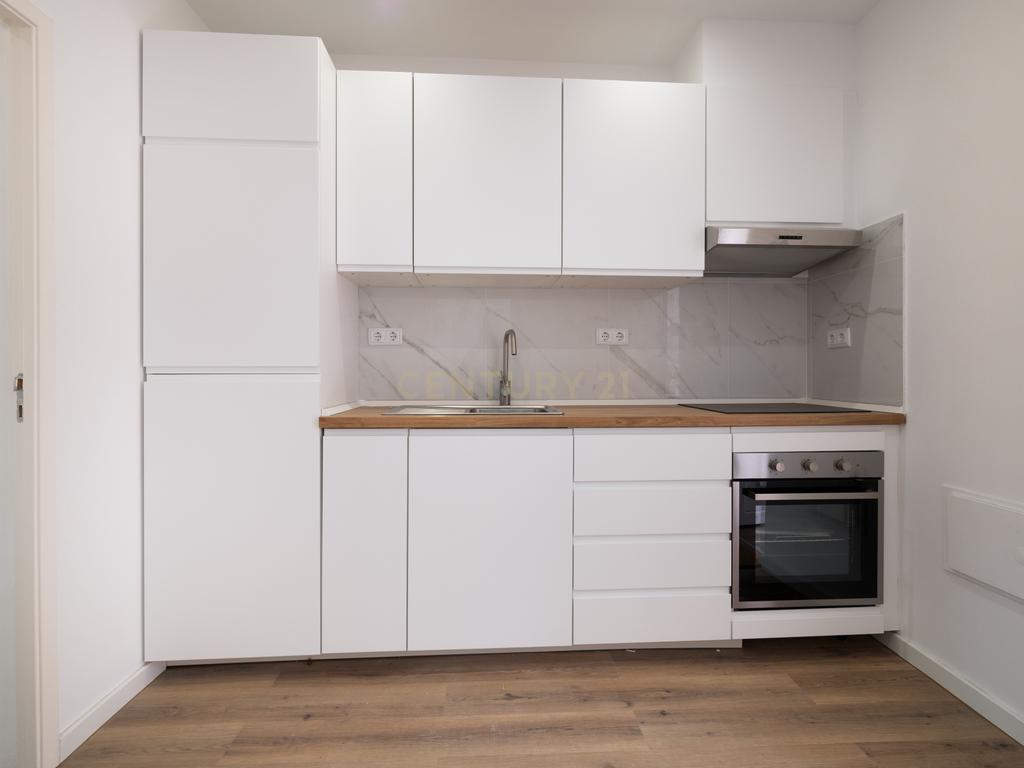 Vila Imperdível: 13 Frações Renovadas em Sacavém - Image 12