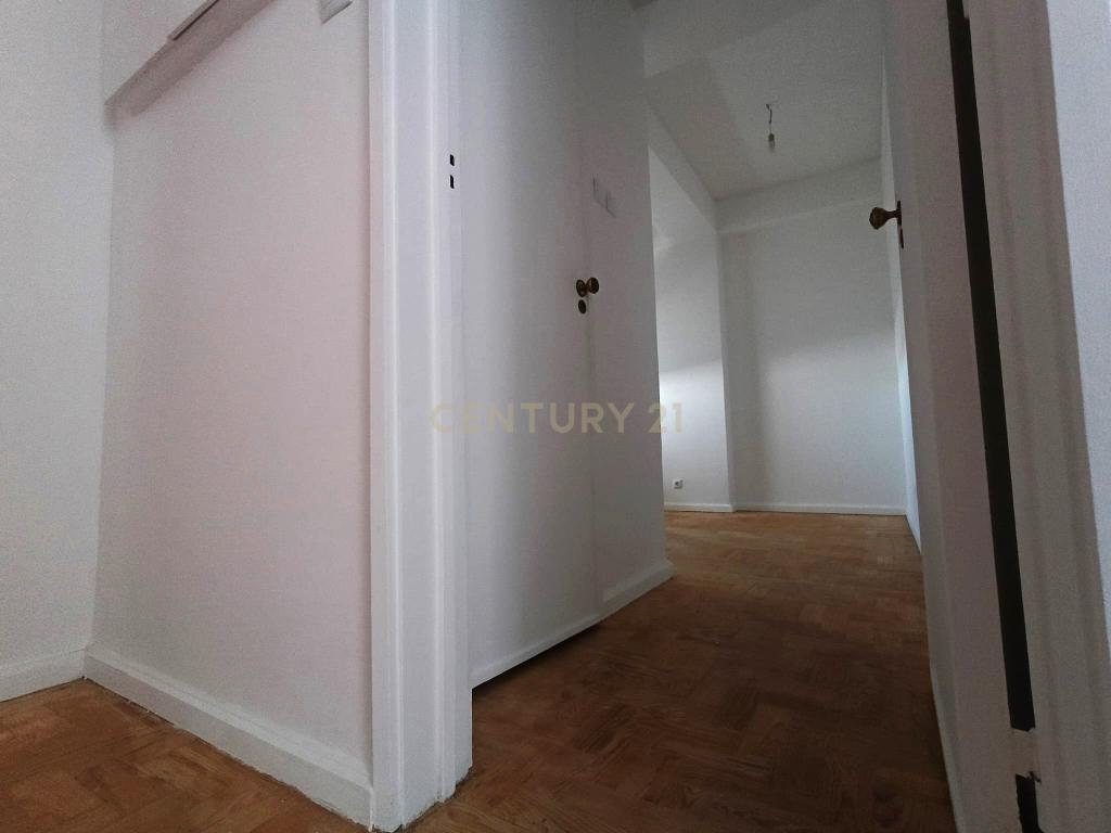 Apartamento 4 assoalhadas (T3) nos Olivais. Conforto e conveniência no coração da cidade - Image 35