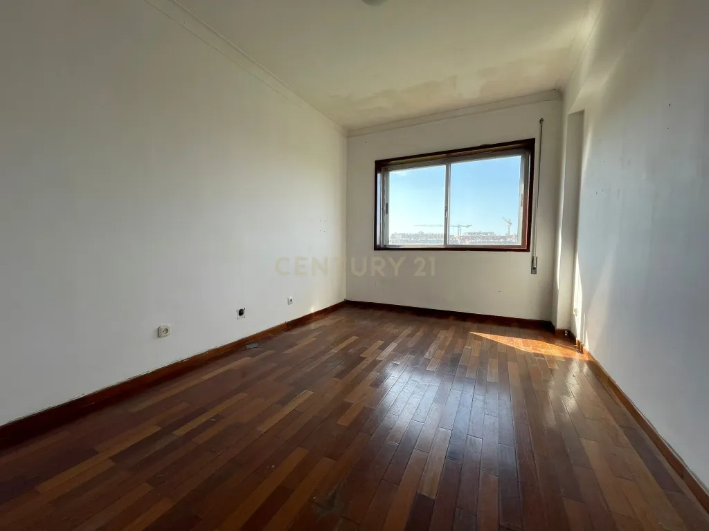T3 em Vilar de Andorinho - Image 19