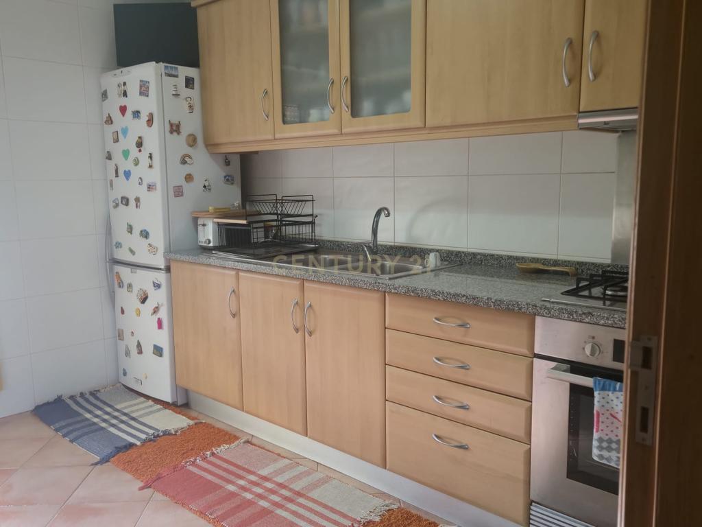 Apartamento T1 com terraço em Abraveses, Viseu - Image 1