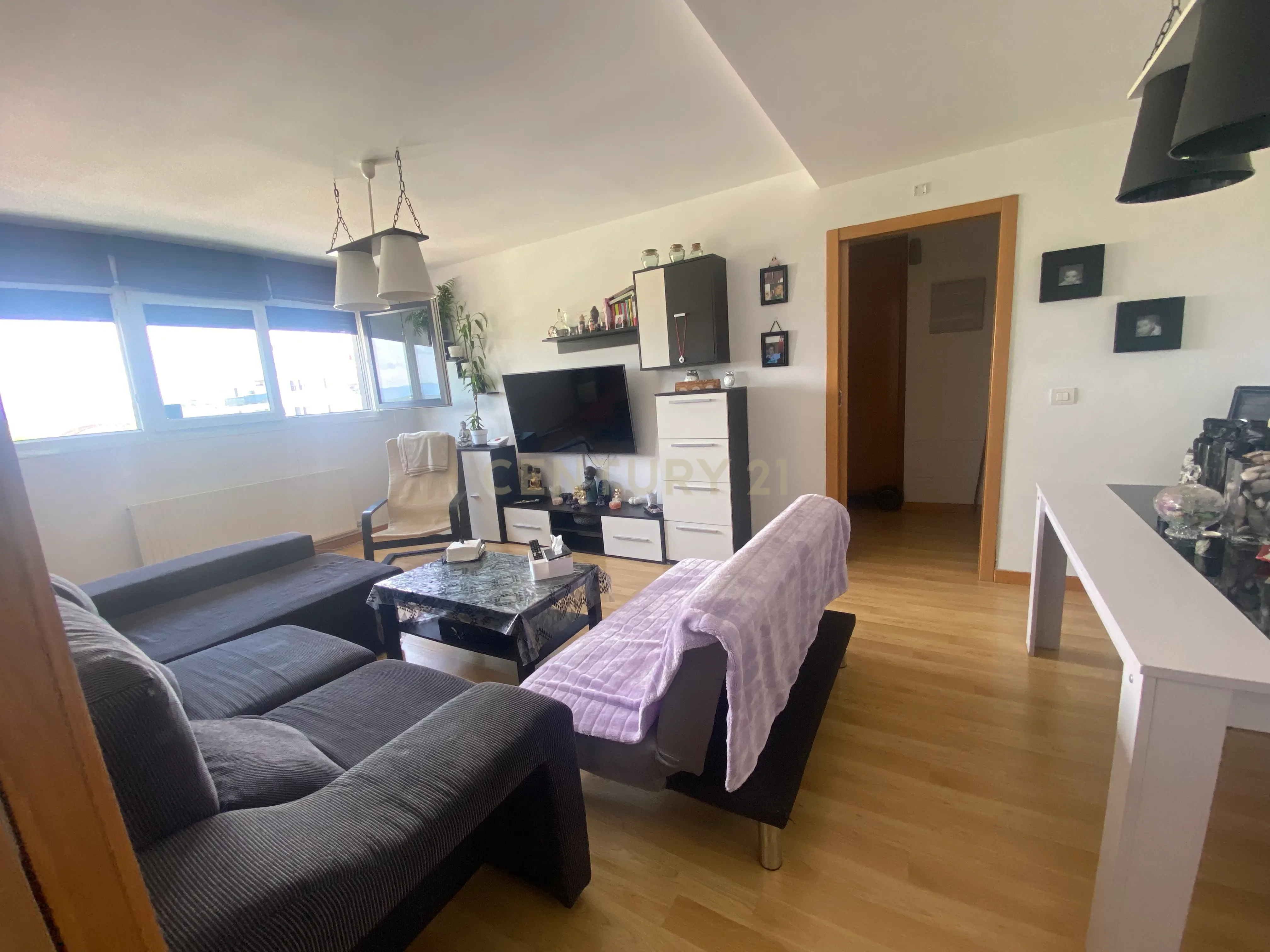 Luxuoso Apartamento com Vista Panorâmica em Madrid - Image 4