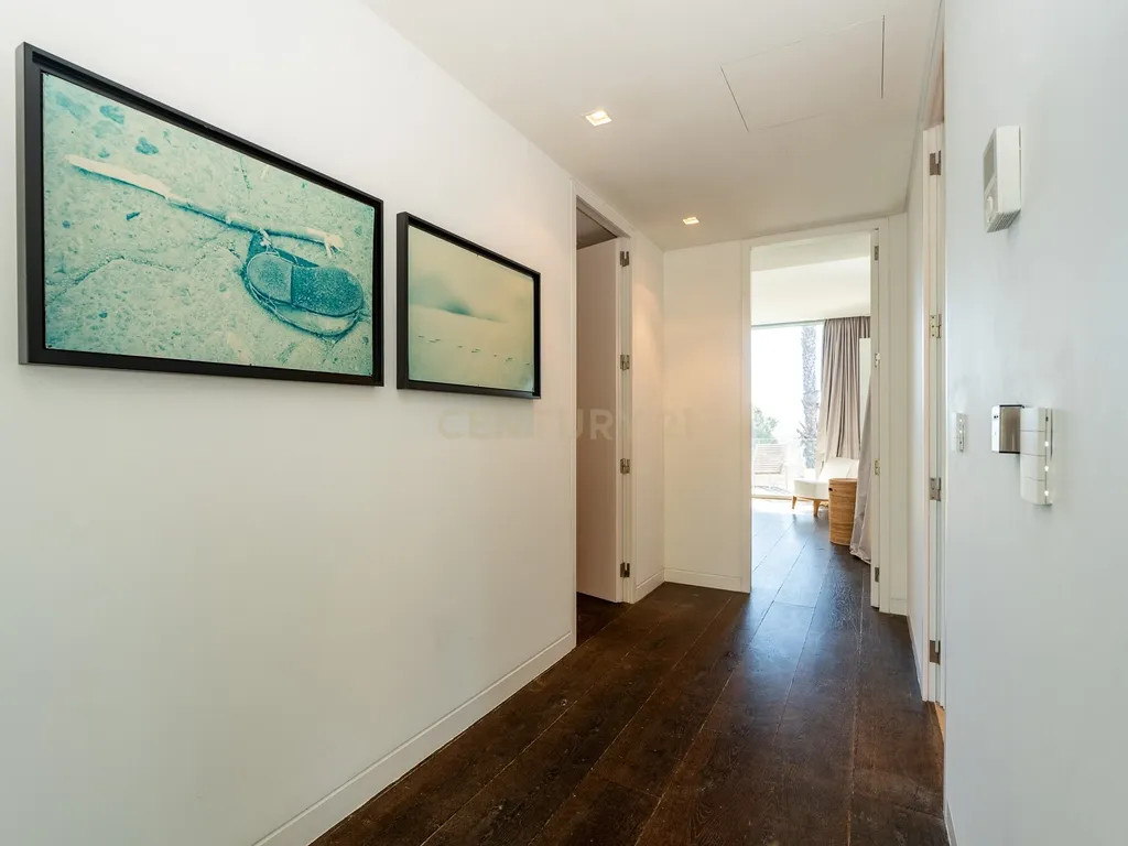 Moradia Exclusiva em Primeira Linha de Mar com Piscina Infinita / Tróia-Carvalhal - Image 36