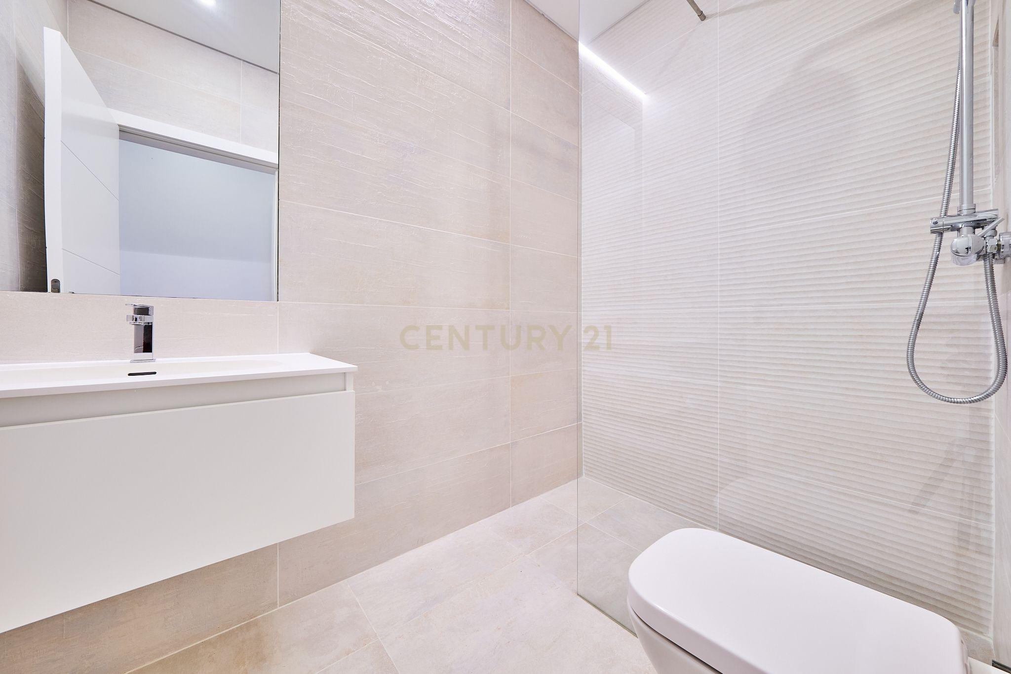Fotografia 9 de Apartamento T2 de Prestígio Totalmente Renovado na Avenida Luísa Todi – Setúbal