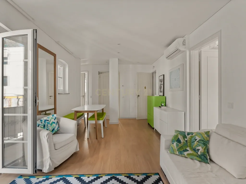 📍Centro de CASCAIS ✨ Dois T2 no coração de Cascais | Venda individual ou conjunta - Image 2