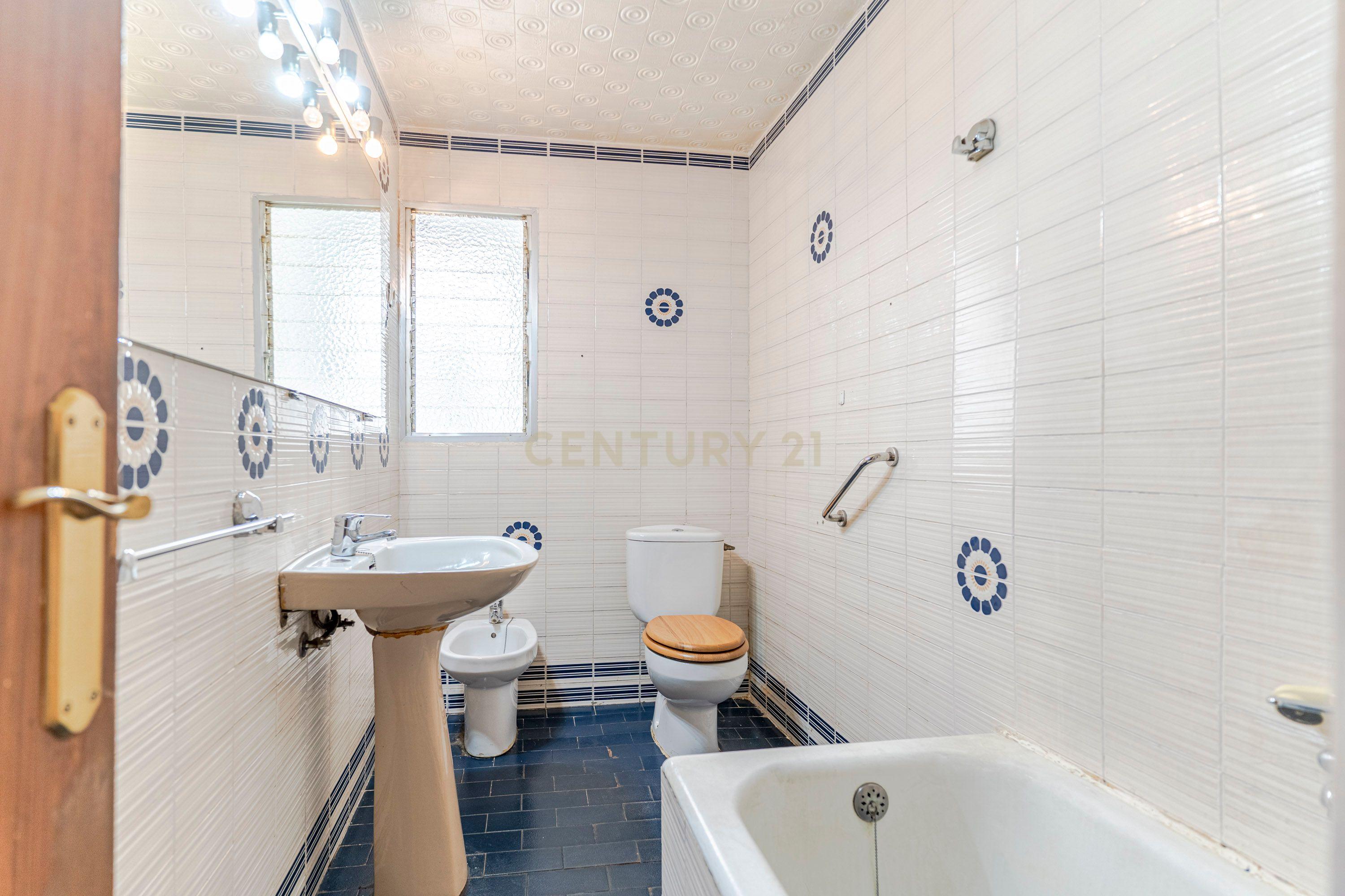 Espaçoso apartamento de 141 m2 no centro de Granada com vista panorâmica do Caminho de Ronda - Image 30