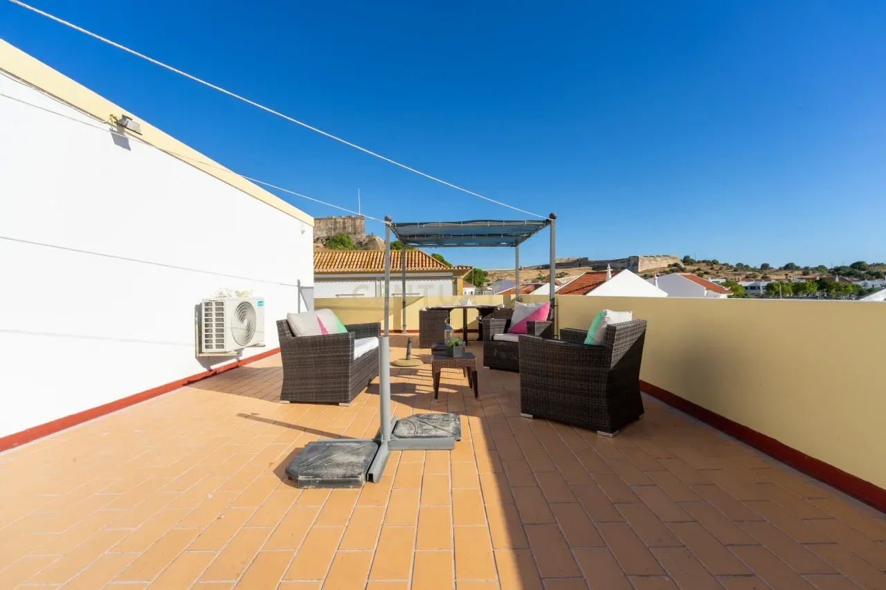 Fotografia 3 de T2 com terraço privado de 73 m², estacionamento e vista desafogada em Castro Marim