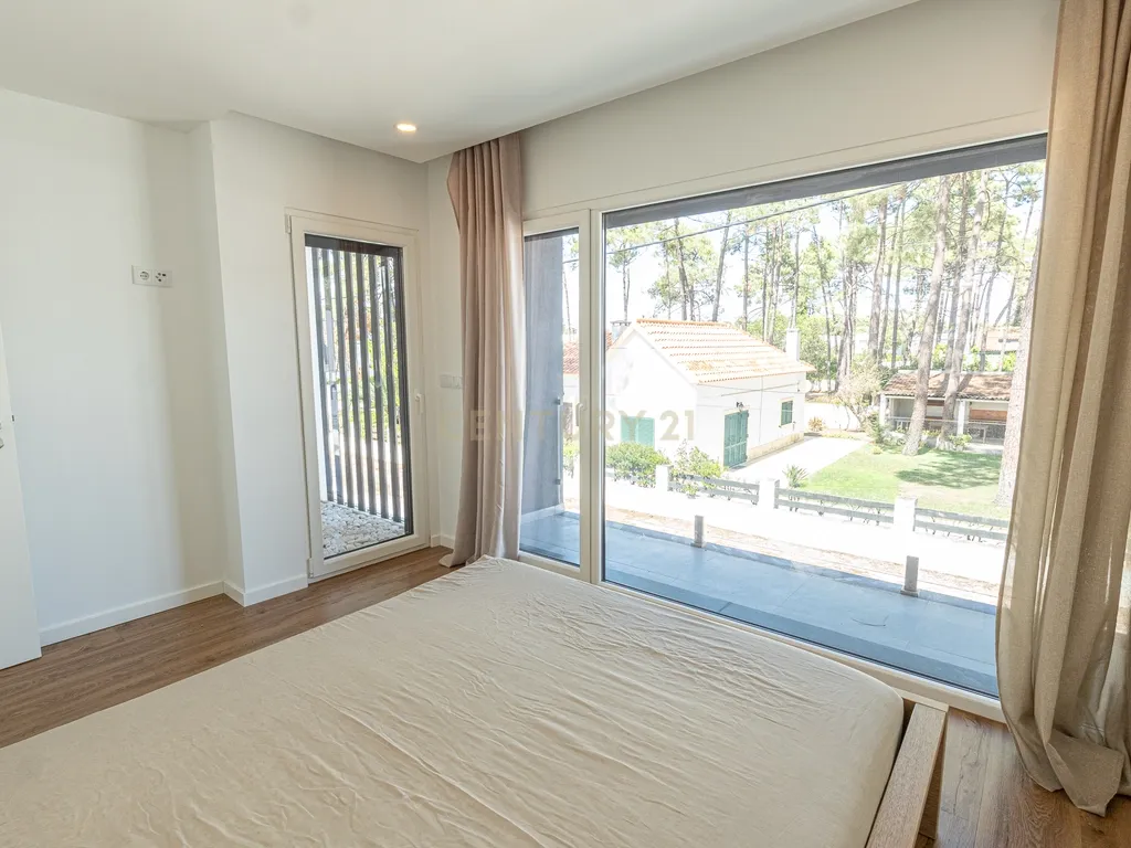 Moradia T4 na Aroeira - Image 25