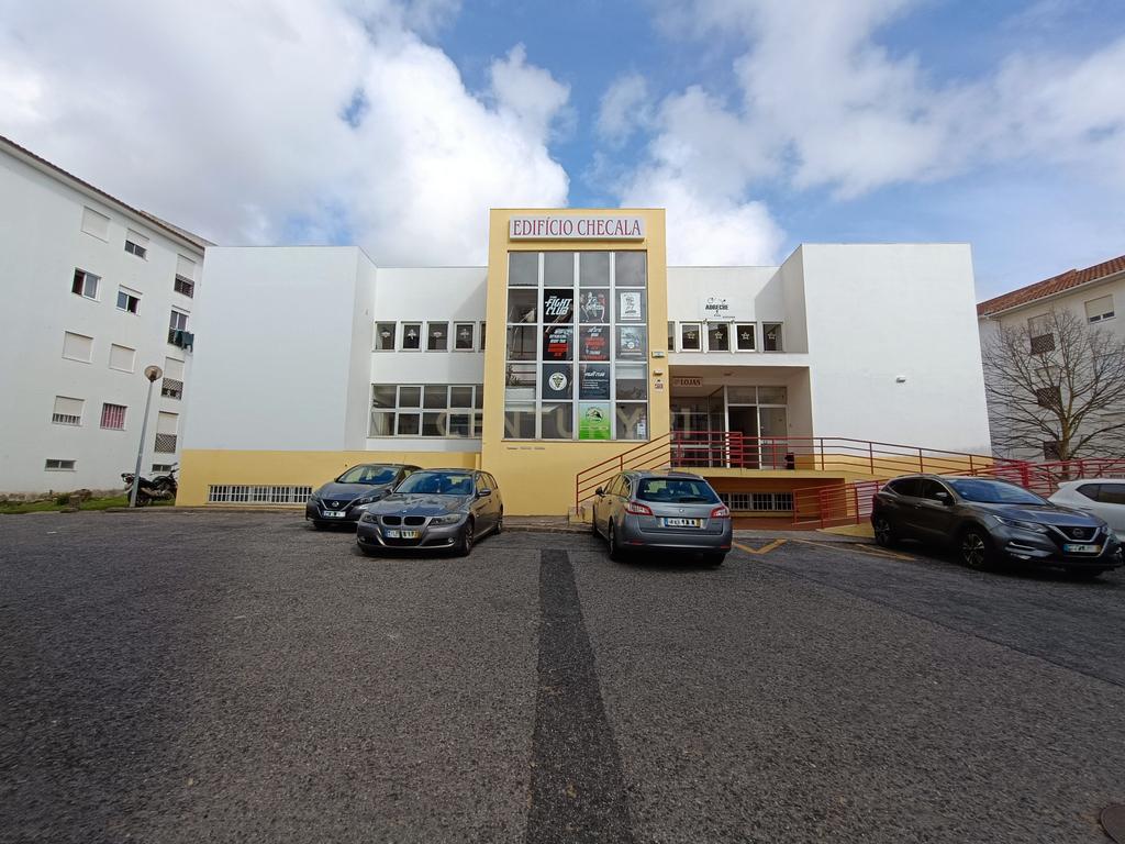Trespasse de Clínica Dentária - Alapraia, Estoril - Image 7