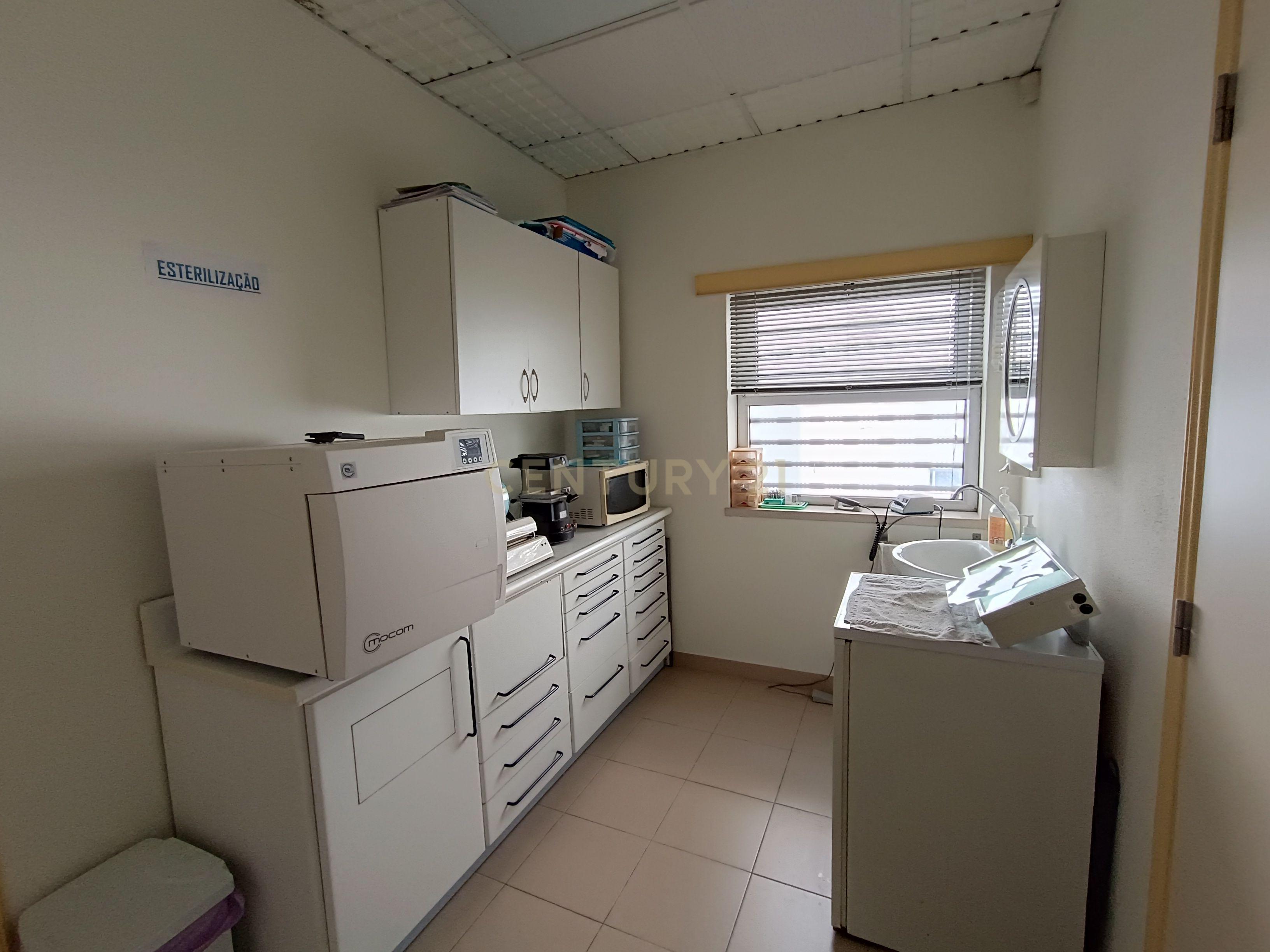 Trespasse de Clínica Dentária - Alapraia, Estoril - Image 2