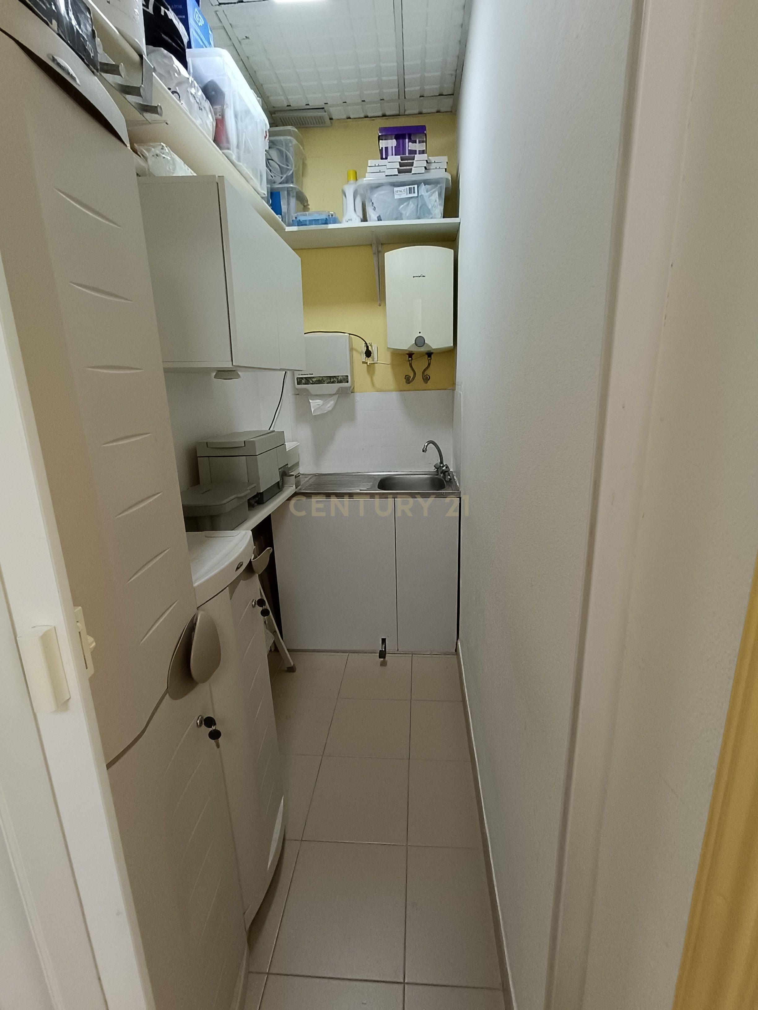 Trespasse de Clínica Dentária - Alapraia, Estoril - Image 3