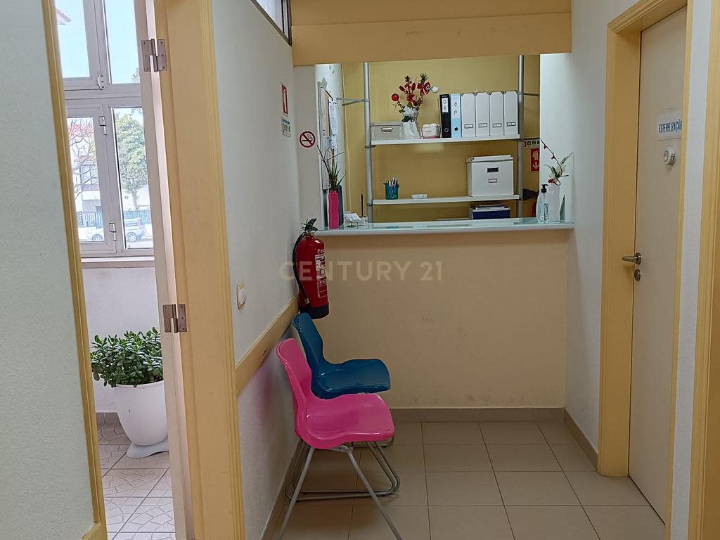Trespasse de Clínica Dentária - Alapraia, Estoril - Image 5