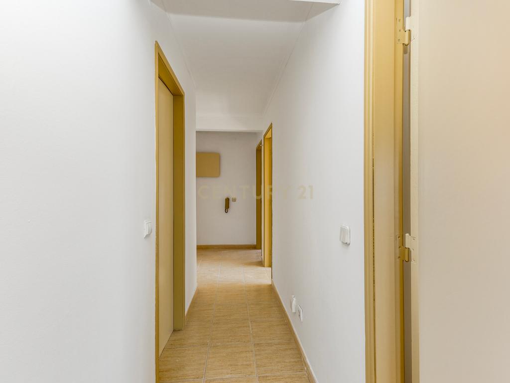 T2 RENOVADO NA SOBREDA - Image 12