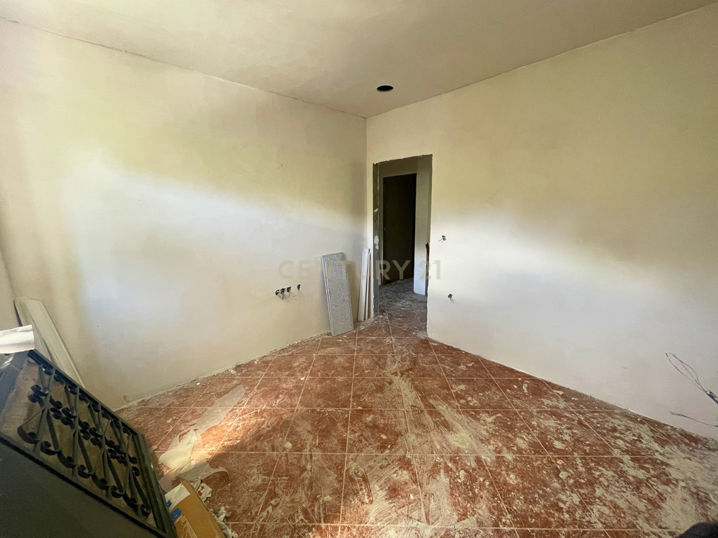 Casa para restauro em Duas Igrejas / Paredes - Image 10