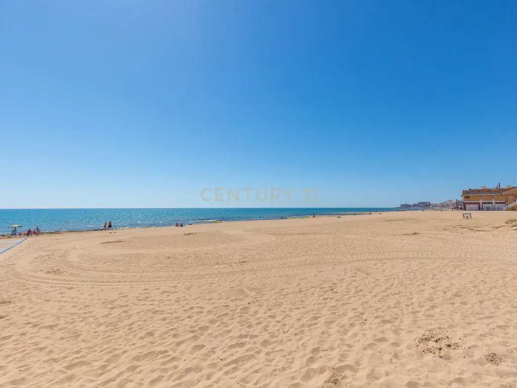 Apartamento com terraço e vista mar a apenas 80 metros da praia de La Mata - Image 26