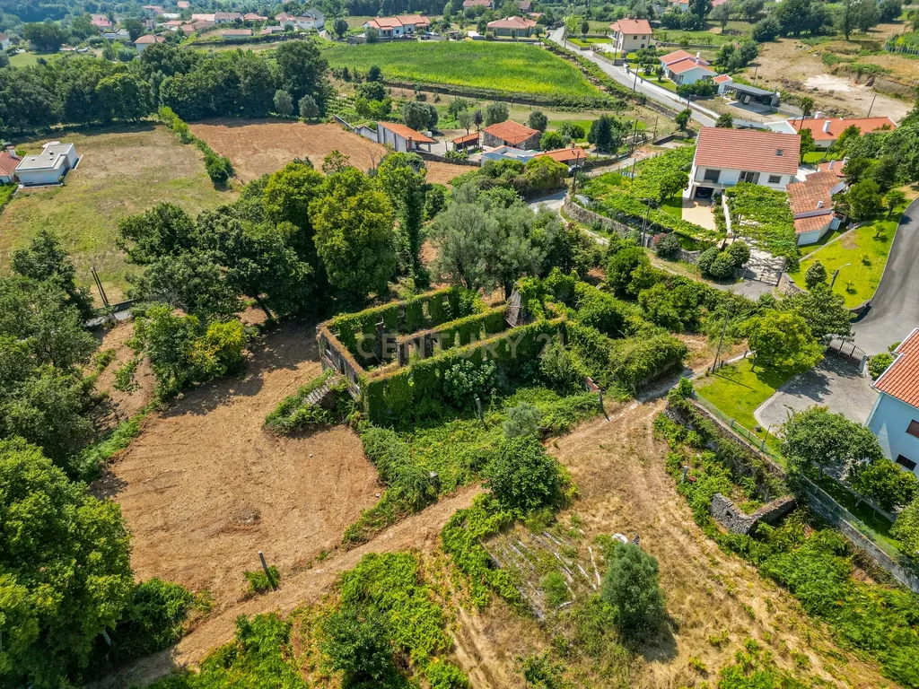 Quinta para reconstrução , em Anais, em Ponte de Lima – a vila mais antiga de Portugal. - Image 24