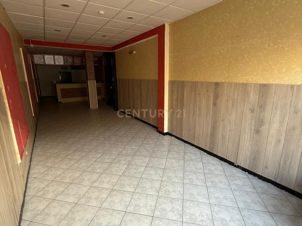 Loja em Portimão, Faro - Oportunidade Única! - Image 2