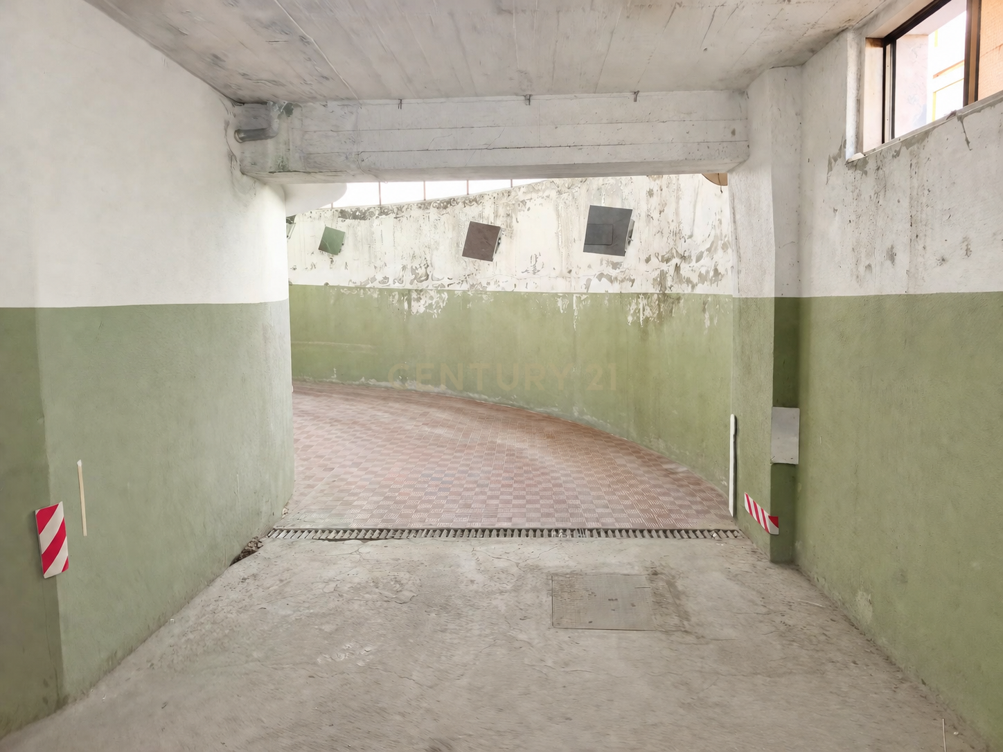 Fotografia 8 de Garagem Box à Venda em Costa da Caparica, Almada