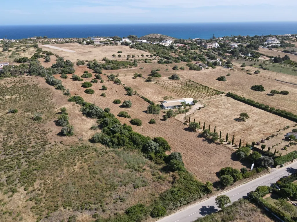 Terreno Exclusivo com Ruína para Reconstrução entre a Praia da Luz e Burgau - Image 22