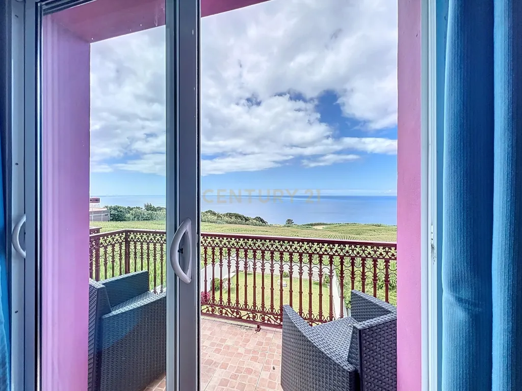 🏡 Moradia Única com Vista Mar — 3 Apartamentos | AL em Funcionamento | Feteiras, Ponta Delgada - Image 48