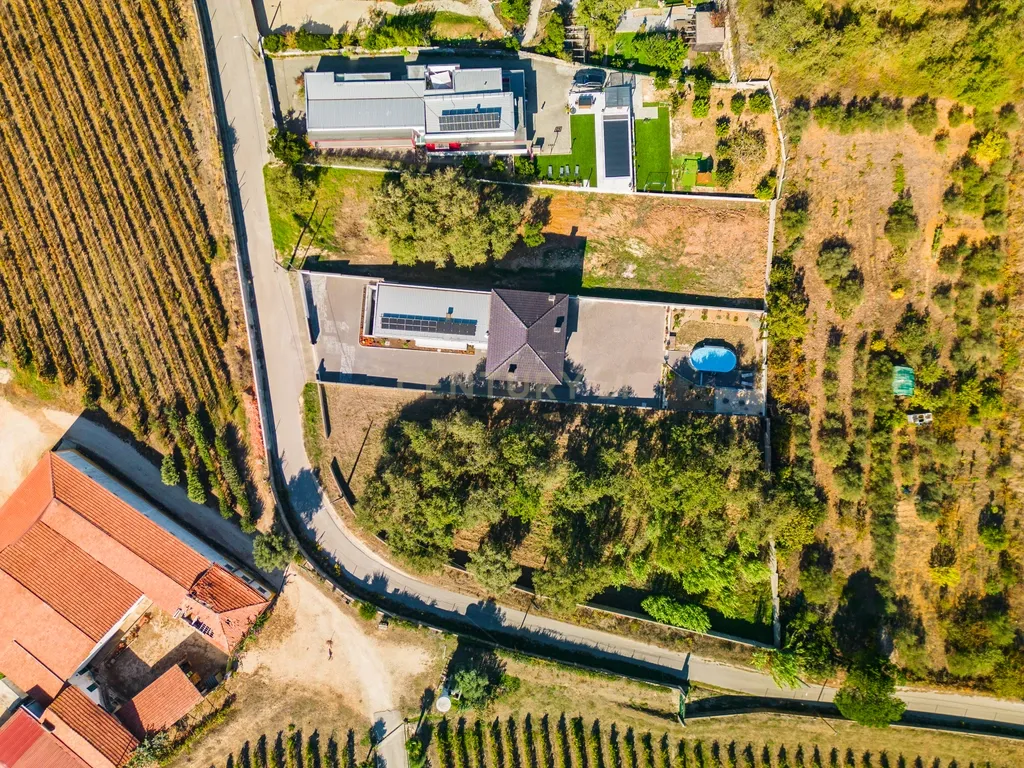 Moradia Moderna e Eficiente com 4 Quartos Próxima de Leiria - Image 37