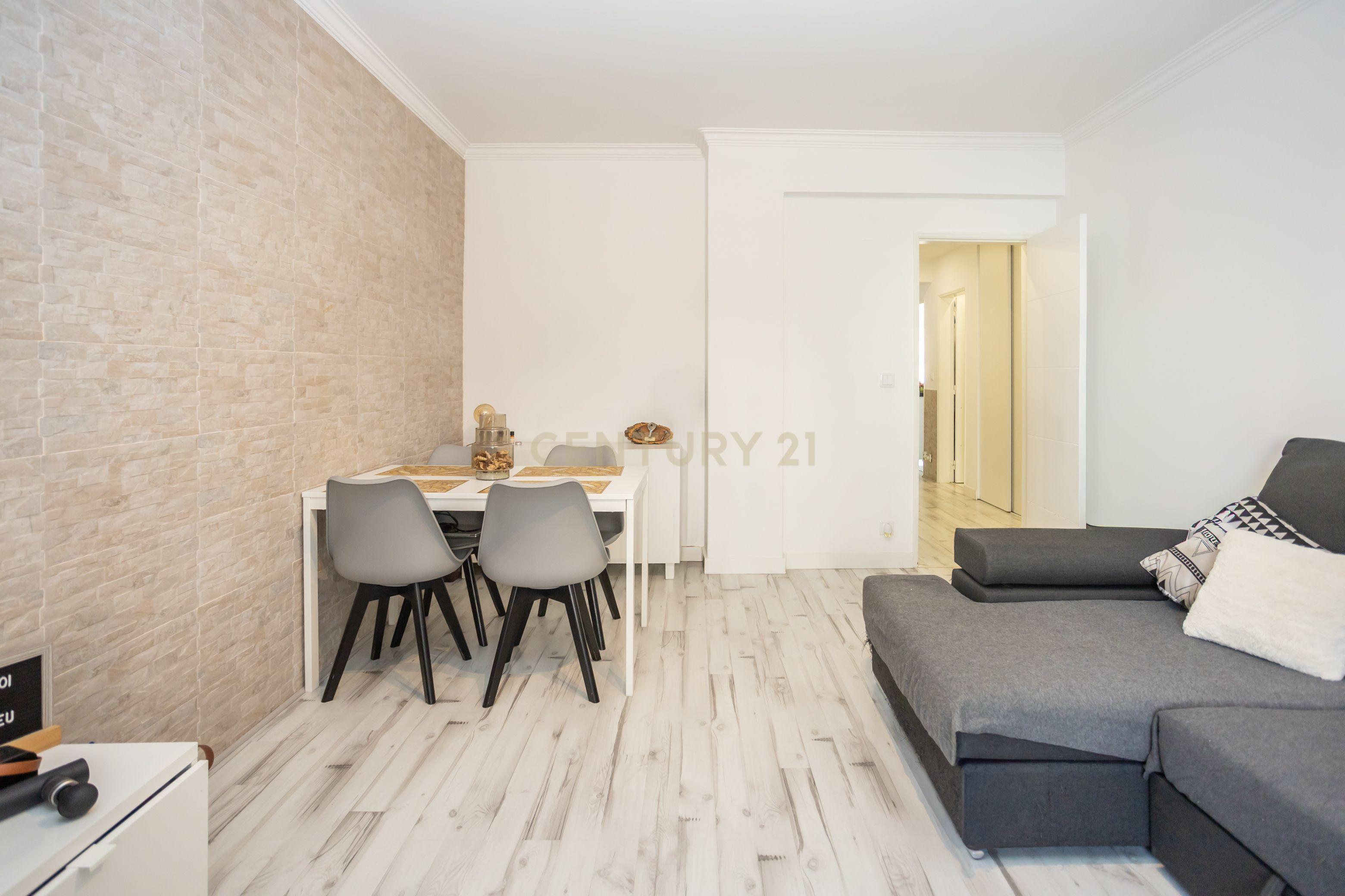 Fotografia 5 de T3 em Belas  com renovações  em Sistema de Propostas Multiplas